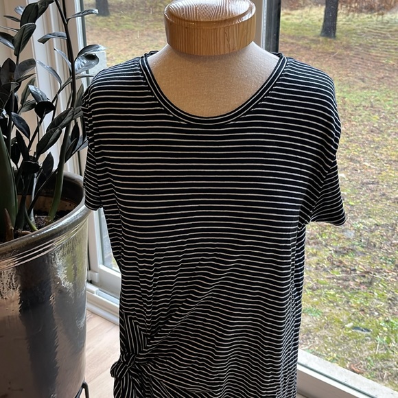 VGUC Vince dress - Picture 5 of 11